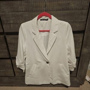 New w/o tages-Doe & Rae blazer. Small. Bright white (sorry about the wrinkles)